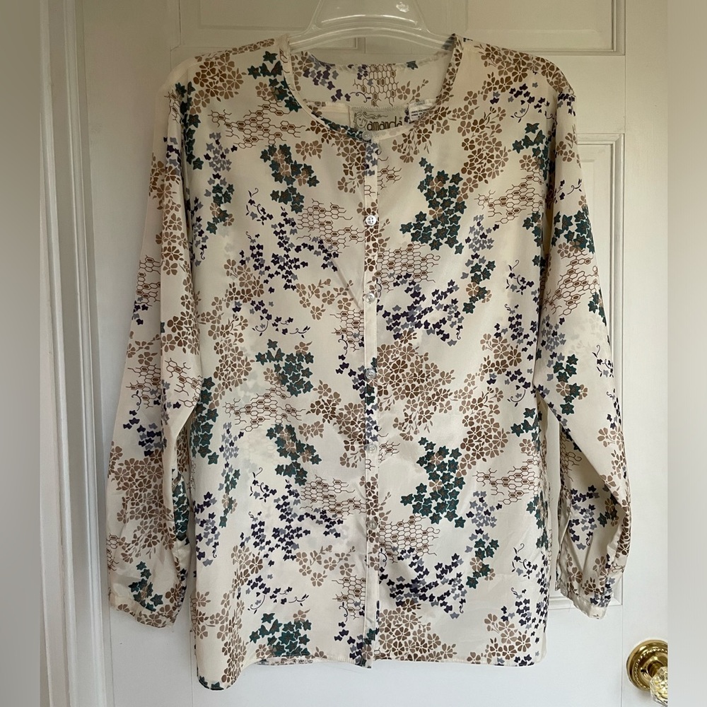 Sweet cream vintage blouse, honeycomb and floral design, by Amanda size 9/10